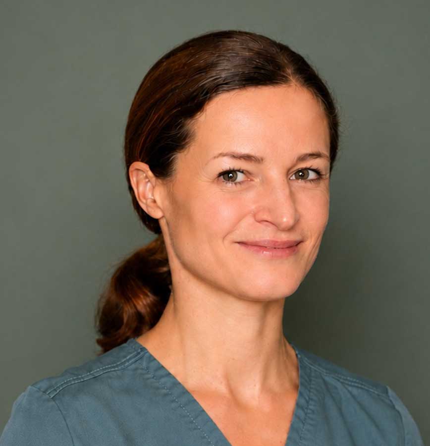 Dr. Julia Hahlweg, Tierärztin